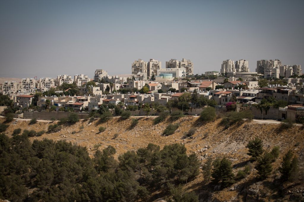 Vue des quartiers de Maale Adumim à proximité de Jérusalem, le 3 octobre 2017 (Crédit : Hadas Parush/Flash90)