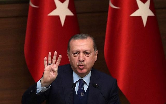 Le président turc Recep Tayyip Erdogan s'adresse à la 42e réunion de Mukhtars au complexe présidentiel d'Ankara, le 20 décembre 2017. (Crédit : ADEM ALTAN / AFP)