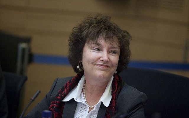 Madame Karnit Flug, Gouverneur de la Banque d'Israël lors d'une réunion de la Commission des Finances à la Knesset à Jérusalem le 06 janvier 2014. (Crédit photo: Flash90)