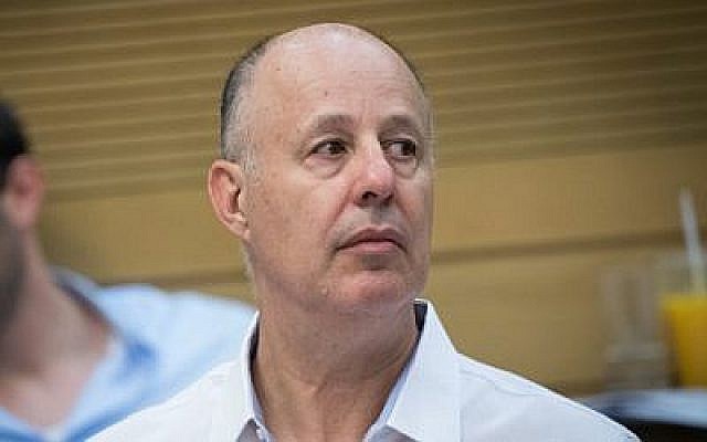 Le ministre Tzachi Hanegbi à la Knesset, le 9 juillet 2017. (Yonatan Sindel/Flash90)