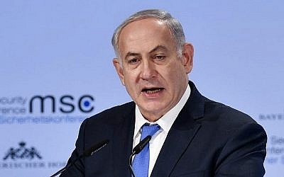 Le Premier ministre Benjamin Netanyahu prononce un discours le troisième jour de la 54e Conférence de Munich sur la sécurité (MSC) qui s'est tenue à l'hôtel Bayerischer Hof, à Munich, dans le sud de l'Allemagne, le 18 février 2018. (AFP PHOTO / Thomas KIENZLE)
