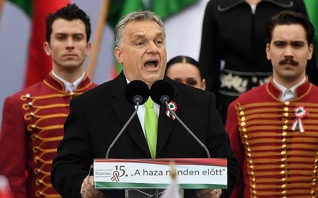Le Premier ministre hongrois Viktor Orban prononce un discours devant le Parlement hongrois à Budapest, le 15 mars 2018, lors de la commémoration officielle du 170e anniversaire de la révolution hongroise de 1848-1849 (Photo AFP / Attila Kisbenedek)