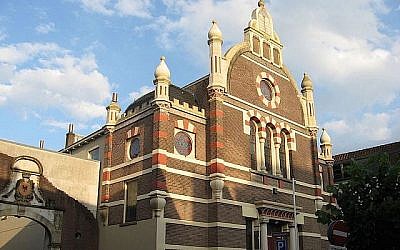 La synagogue de Deventer aux Pays-Bas a été récemment achetée par le promoteur turc Ayhan Sahin. (Martie Ressing/Wikimedia Commons via JTA)