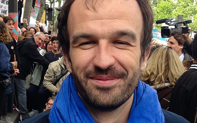 Manuel Bompard, coordinateur des campagnes de LFI, pendant la manifestation du 1er mai 2017 à Paris. (Thomas Linard / Wikimedia Commons CC BY-SA 4.0)