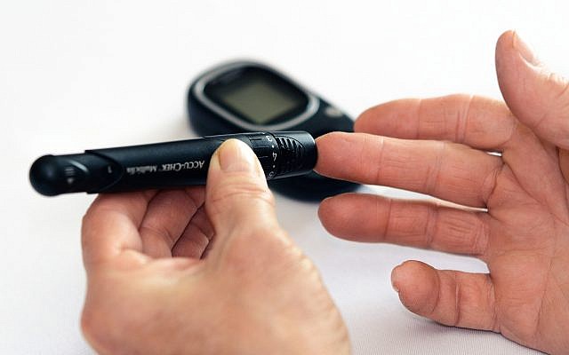 Illustration : auto-test de glycémie pour les personnes diabétiques. (Crédit : Pixabay)