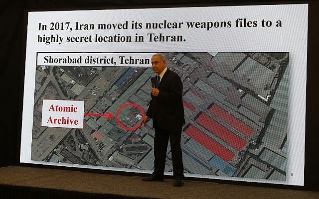 Le Premier ministre israélien Benjamin Netanyahu prononce un discours sur le programme nucléaire iranien au ministère de la Défense à Tel Aviv le 30 avril 2018. (AFP PHOTO / Jack GUEZ)