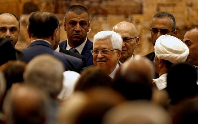 Le président de l'Autorité palestinienne Mahmud Abbas durant une rencontre du Conseil national palestinien de Ramallah le 30 avril 2018 (Crédit :  AFP PHOTO / ABBAS MOMANI)
