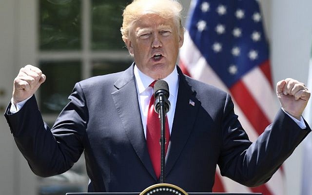 Le président américain Donald Trump durant une conférence de presse dans la roseraie de la Maison Blanche, le 30 avril 2018 (Crédit :  AFP PHOTO / SAUL LOEB)