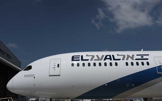 Un Boeing 787 Dreamliner de la compagnie El Al à l'aéroport Ben Gurion, près de Tel Aviv le 23 août 2017 (Tomer Neuberg/Flash90).