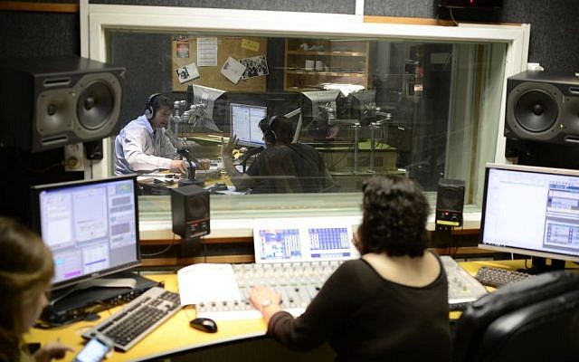 Les studios de la radio de l'armée à Jaffa, le 27 mars 2014. (Tomer Neuberg / Flash 90)