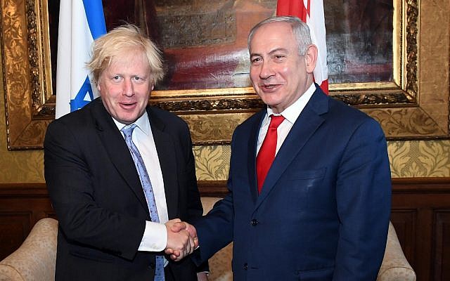 Benjamin Netanyahu et Boris Johnson au Bureau des Affaires étrangères et du Commonwealth à Londres, le 6 juin 2018. (Crédit : Haim Zach/GPO)