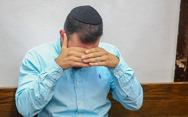 Eli Bar Zakai, le chauffeur soupçonné d'avoir causé la mort d'Ayalon Shalev-Amsalem, à la cour des magistrats de Tel Aviv, le 29 juillet 2018 (Crédit : Flash90)