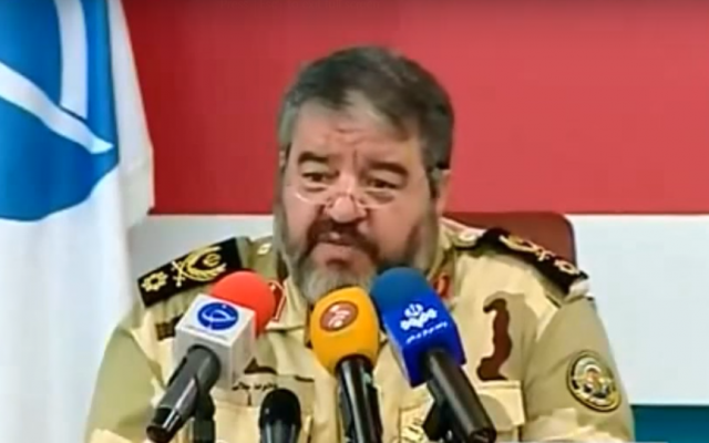 Le général de brigade Gholam Reza Jalali, commandant de la Défense passive iranienne. (Crédit : capture d'écran YouTube)