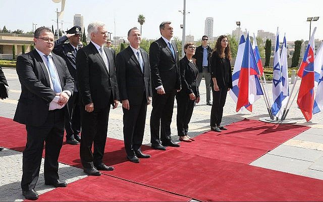 Le président de la Knesset Yuli Edelstein à une cérémonie fêtant les 100 ans depuis la fondation de la Tchécoslovaquie et les 70 ans selon l'établissement d'Israël, le 3 juillet 2018 (Crédit : Knesset)