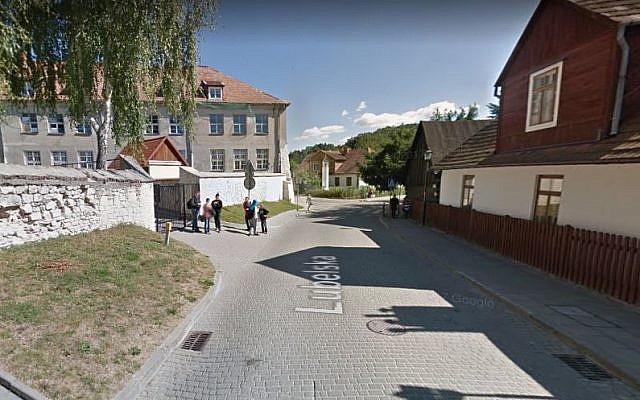 Une école à Kazimierz Dolny, en Pologne (Capture d'écran : Google Street View)
