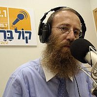 Dudi Shwamenfeld de la station de radio ultra-orthodoxe Kol Berama, le 1er juillet 2009 (Crédit :  Yaakov Naumi/Flash90)