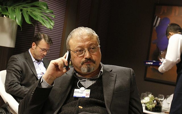 Le journaliste saoudien Jamal Khashoggi au formum économique mondial de Davos, en janvier 2011. (Crédit : AP Photo/Virginia Mayo)