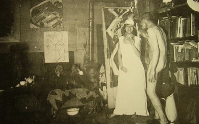 Ernst Ludwig Kirchner par lui-même, dans son studio de Berlin en 1915 (Crédit: domaine public)
