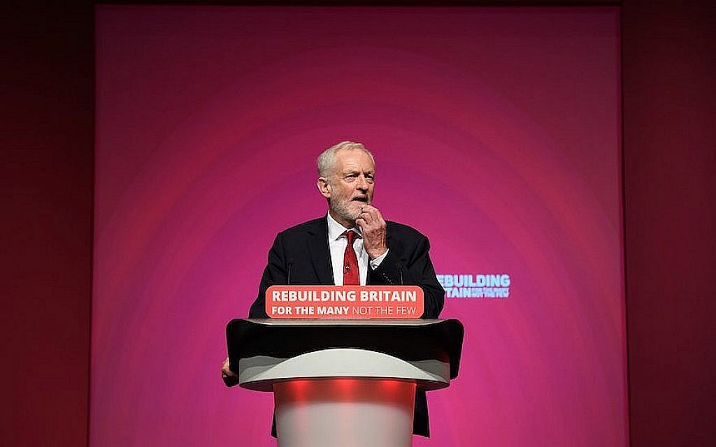 Le chef du Parti travailliste Jeremy Corbyn s'adresse aux délégués à la conférence du Parti travailliste à Liverpool, en Angleterre, le 26 septembre 2018. (Leon Neal/Getty Images/via JTA)