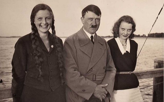 Adolf Hitler et ses demi-nièces, Geli et Elfriede Raubal (Domaine public)