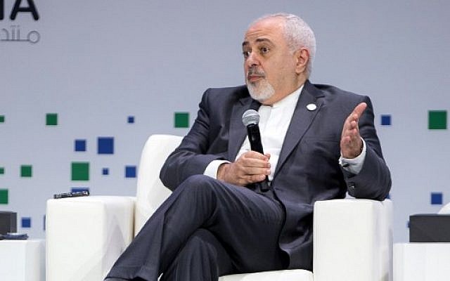 Le ministre iranien des Affaires étrangères Mohammad Javad Zarif durant une session au forum de Doha, au Qatar, le 15 décembre 2018 (AFP)