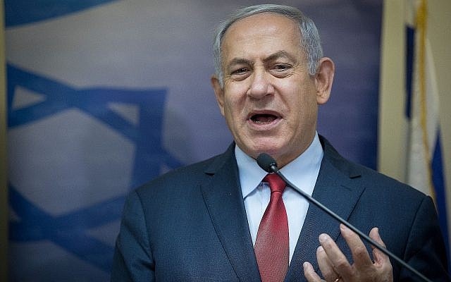 Le Premier ministre Benjamin Netanyahu lors d'une conférence de presse à la Knesset à Jérusalem pour souhaiter la bienvenue au Likud au ministre de l'Immigration Yoav Galant, le 9 janvier 2019. (Noam Revkin Fenton/Flash90)