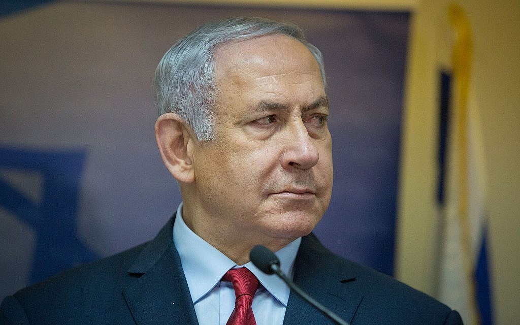 Le Premier ministre Benjamin Netanyahu s'exprime lors d'une conférence de presse conjointe avec Yoav Galant, nouvellement nommé ministre israélien de l'Intégration des immigrants à la Knesset, le 9 janvier 2019. (Noam Revkin Fenton/Flash90)