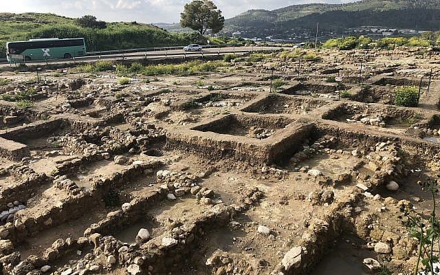 Les fouilles de Tel Beit Shemesh, le 17 mars 2019 (Crédit : Amanda Borschel-Dan/Times of Israel)