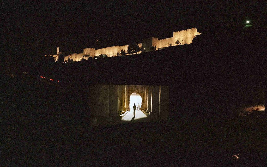 Cérémonie d’ouverture du Festival international du film, Jérusalem, 1997. © Patrick Zachmann / Magnum Photos / Courtesy CLAIRbyKahn