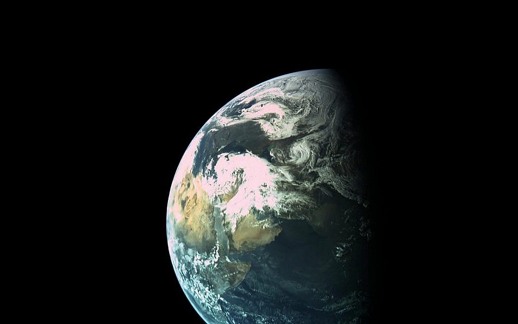 Les ingénieurs de Bereshit ont publié cette photo le 1er avril de la péninsule arabique à une altitude de 16 000 kilomètres, photographiée à partir des caméras externes du vaisseau spatial. (Avec l'aimable autorisation de Bereshit)