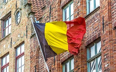 Drapeau de Belgique, à Bruges. (Crédit : stormwatch153 via iStock)