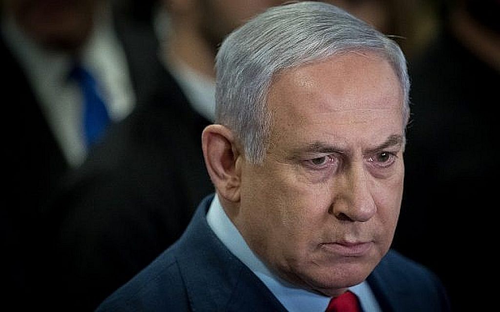 Le Premier ministre Benjamin Netanyahu s'adresse aux médias à la Knesset à Jérusalem le 29 mai 2019, après avoir été contraint de dissoudre le Parlement et de convoquer de nouvelles élections (Crédit : Yonatan Sindel / Flash90).