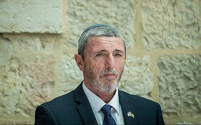 Le ministre de l'Education Rafi Peretz à la cérémonie d'investiture au ministère de Jérusalem, le 26 juin 2019. (Crédit : Yonatan Sindel/Flash90)