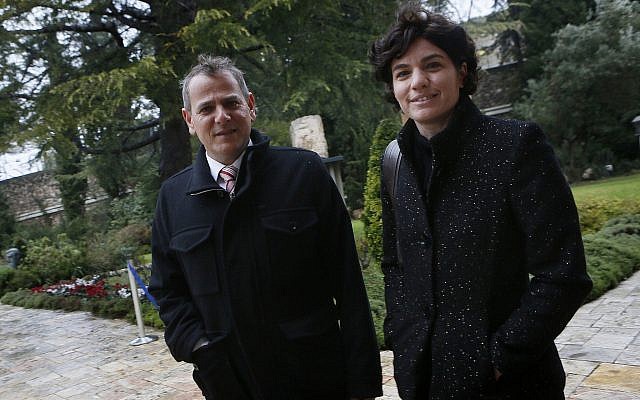 Nitzan Horovitz et Tamar Zandberg, du Meretz, à la résidence présidentille à Jérusalem le 31 janvier 2013. (Crédit : Miriam Alster/Flash90)