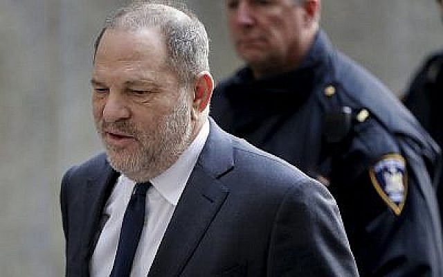 Harvey Weinstein arrive à la Cour suprême de New York arrives at the New York, le 20 décembre 2018. (AP/Julio Cortez)