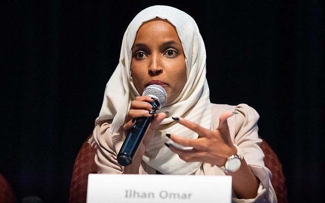La représentante Ilhan Omar durant un meeting de la commuauté Sabathani à Minneapolis, Minnesota, le 18 juillet 2019. (Crédit : Kerem Yucel / AFP)