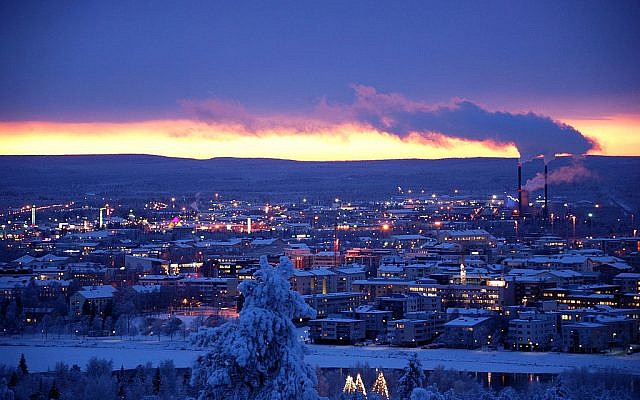 Le centre de Rovaniemi, en décembre 2010. (Crédit photo : Gérard Zojer / Wikimedia / CC BY-SA 3.0)