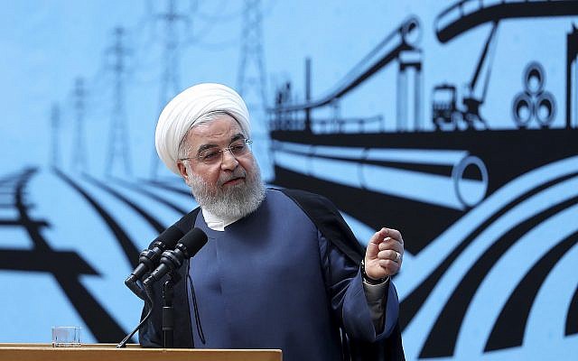 Le président iranien Hassan Rouhani en conférence de presse à Téhéran, le 26 août 2019. (Crédit : Bureau du président iranien via AP)