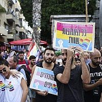 Des activistes LGBT dénoncent des violences contre la communauté transgenre d'Israël à Tel Aviv, le 28 juillet 2019.(Flash90)