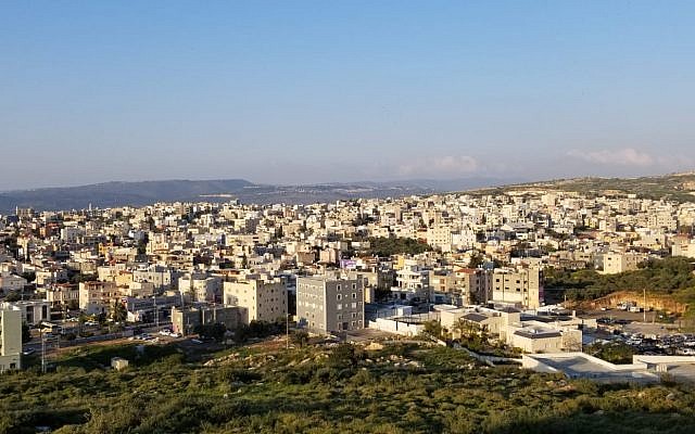 La ville arabe de Tamra dans le nord d’Israël, le 3 mars 2019. (Crédit : Adam Rasgon/Times of Israel)