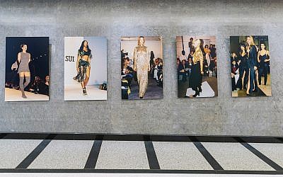Mannequins et égéries de la mode à la "New York Fashion Rediscovered", une nouvelle exposition créée par deux Israéliens au Time Square de New York City, juste à temps pour la Fashion Week 2019 (Autorisation ZAZ10TS)