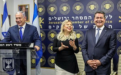 Le Premier ministre Benjamin Netanyahu lors de l'ouverture du bureau commercial du Honduras à Jérusalem, le 1er septembre 2019 (Crédit :  Marc Israel Sellem/Pool/Flash90)