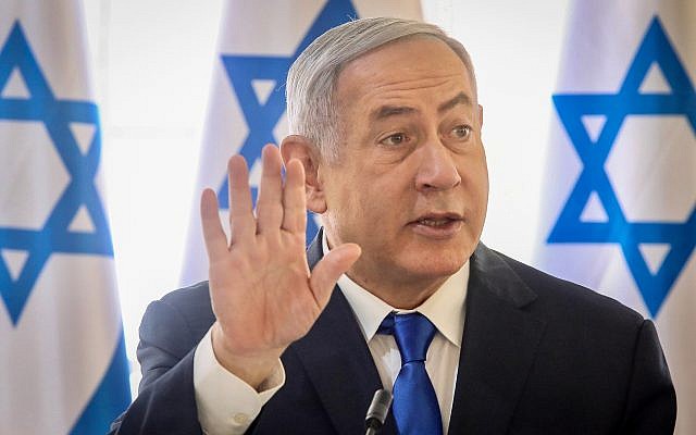 Le Premier ministre Benjamin Netanyahu lors de la réunion hebdomadaire du cabinet dans la Vallée du Jourdain, le 15 septembre 2019 (Crédit : Marc Israel Sellem/POOL)