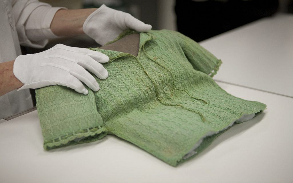 Le pull vert de Krystyna Chiger (Autorisation : musée américain de commémoration de la Shoah)
