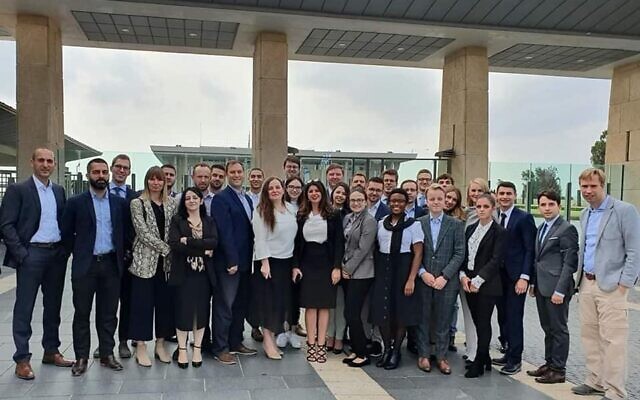 La délégation de jeunes Tunisiens en visite en Israël, ici à la Knesset à Jérusalem. (Crédit : Facebook / Borhen Bsaïes)