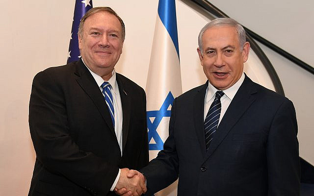 Le secrétaire d'État américain Mike Pompeo lors de sa rencontre avec le Premier ministre Benjamin Netanyahu à Jérusalem, le 18 octobre 2019. (David Azagury / Ambassade des États-Unis à Jérusalem)