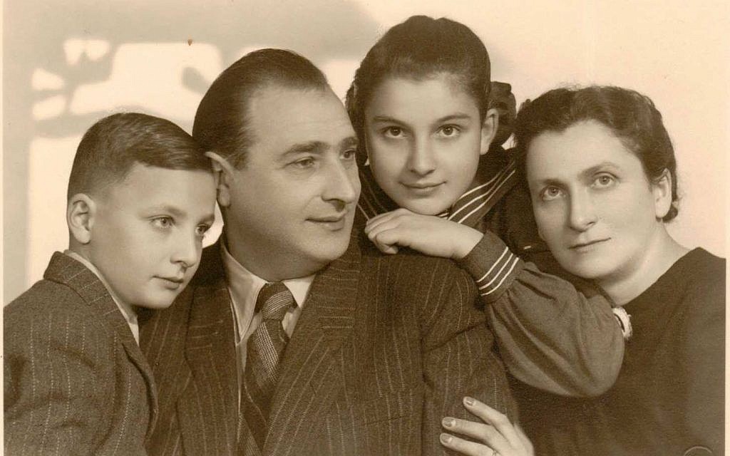 La famille Chiger à Lvov, en Pologne. De gauche à droite : Pawel, Ignacy, Krystyna and Paulina. (Autorisation : Dr. Kristine Keren)