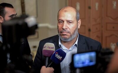 Khalil al-Hayya, haut dirigeant politique du Hamas, lors d'une conférence de presse à l'issue de deux jours de pourparlers à huis clos auxquels ont participé des représentants de 13 partis politiques de premier plan, au Caire, la capitale égyptienne, le 22 novembre 2017. (AFP / Mohamen El-Shahed)