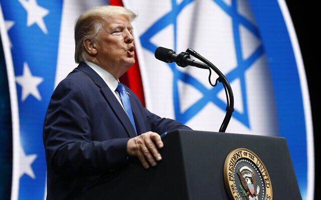 Le président américain Donald Trump s'exprime lors du Israeli American Council National Summit à Hollywood, Floride, le 7 décembre 2019. (AP Photo/Patrick Semansky)