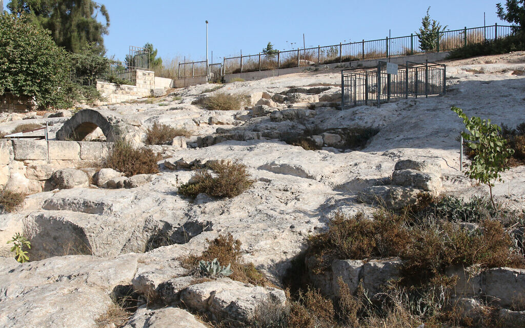 Un site archéologique près de Gan Hayeda à Pisgat Zeev, Jérusalem. (Crédit : Shmuel Bar-Am)